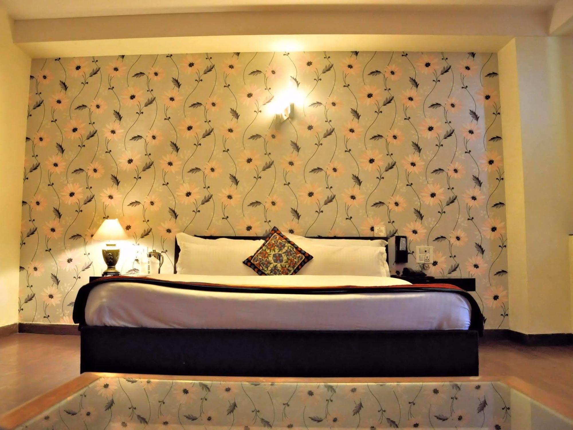 Hotel Pr Residency Amritsar Phòng bức ảnh
