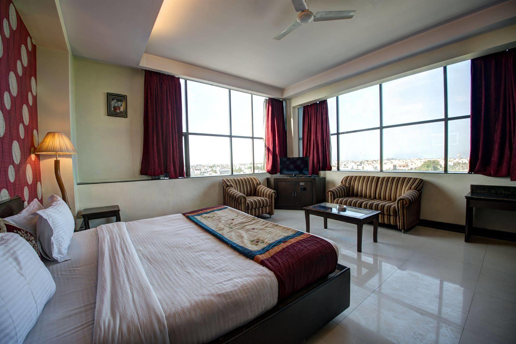 Hotel Pr Residency Amritsar Ngoại thất bức ảnh