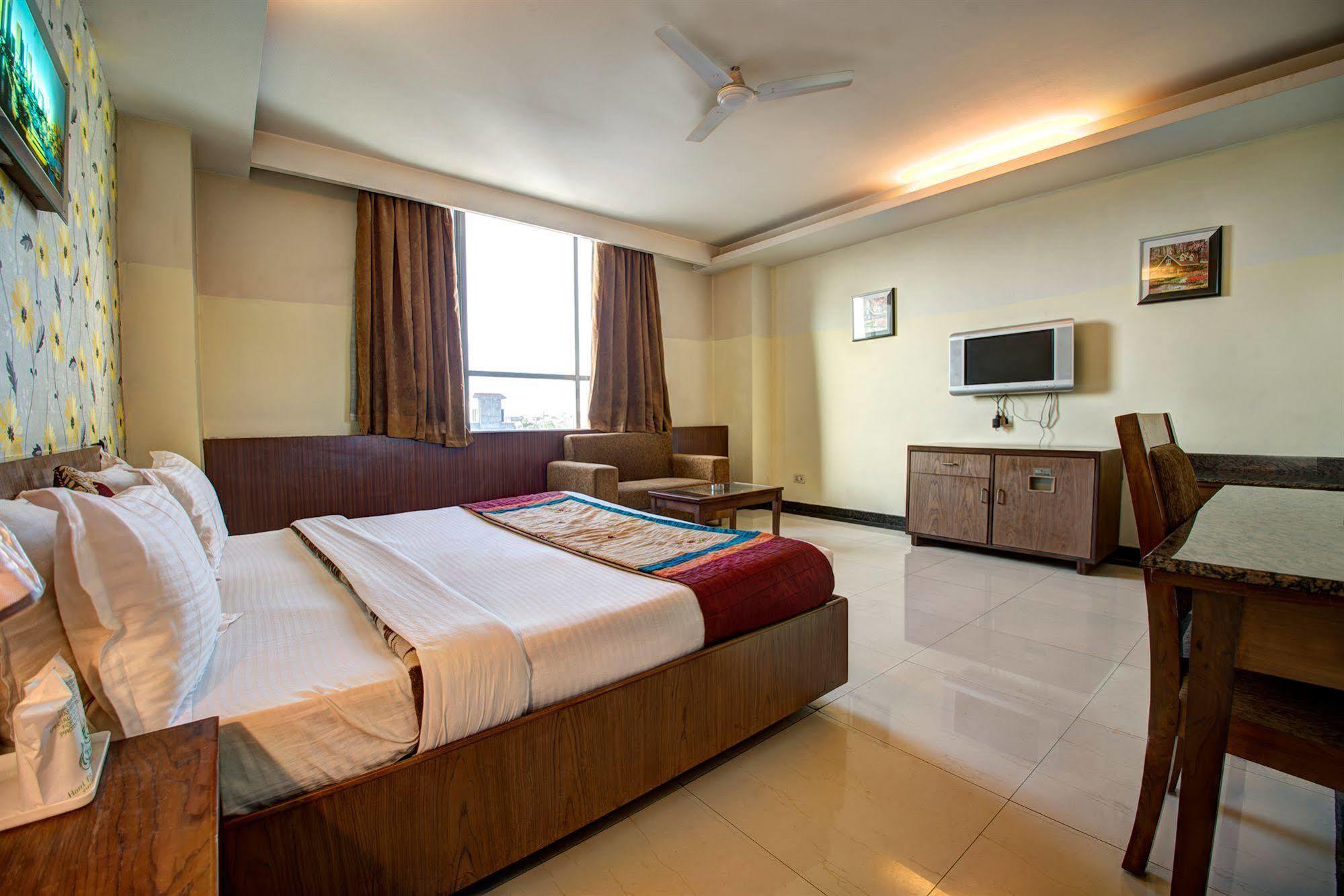 Hotel Pr Residency Amritsar Ngoại thất bức ảnh
